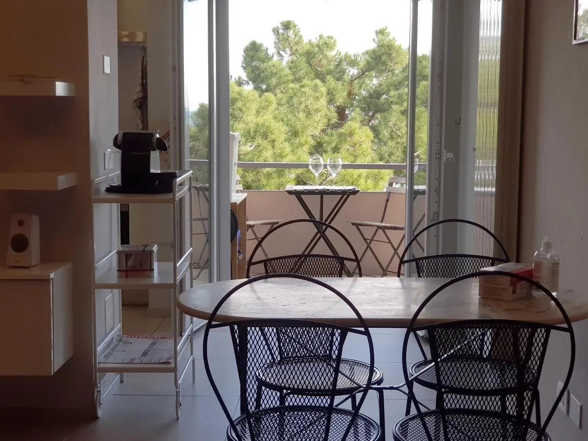 Modern Flat With Lake View & Private Beach! Toscolano Maderno Italy