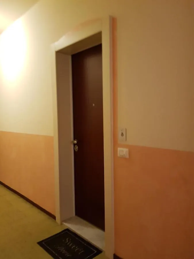 Modern Flat With Lake View & Private Beach! Toscolano Maderno Apartment