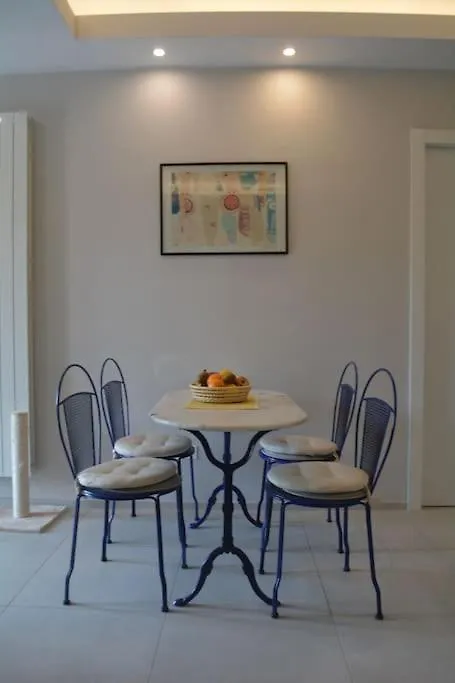 Modern Flat With Lake View & Private Beach! Toscolano Maderno