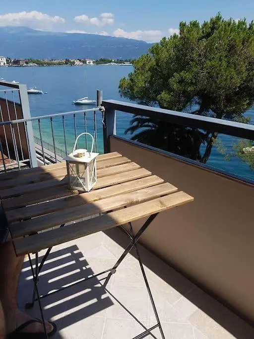 Modern Flat With Lake View & Private Beach! Toscolano Maderno 0*,